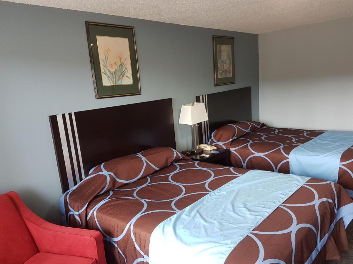 Ba Hotel Red Deer Bagian luar foto