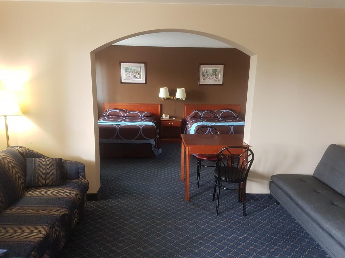 Ba Hotel Red Deer Bagian luar foto