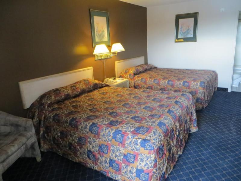 Ba Hotel Red Deer Bagian luar foto