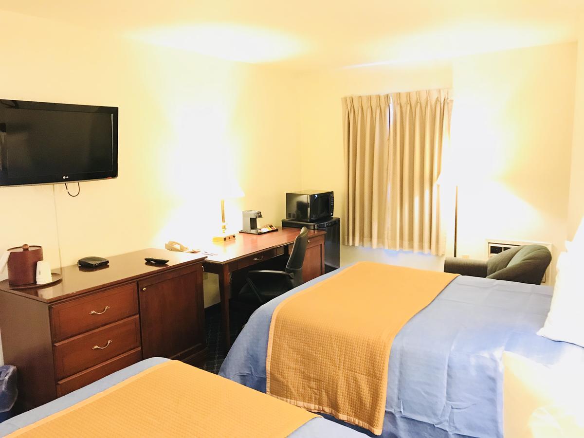 Ba Hotel Red Deer Bagian luar foto