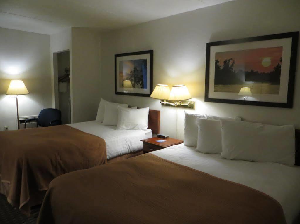 Ba Hotel Red Deer Bagian luar foto